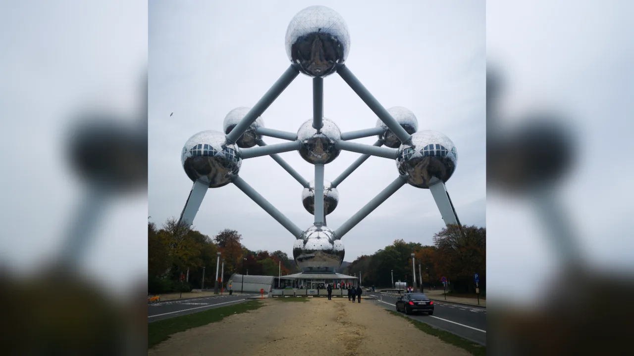 Atomium w Brukseli — symbol osiągnięć nauki i techniki jądrowej