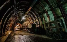 Systemy bezpieczeństwa i monitoringu w kopalniach